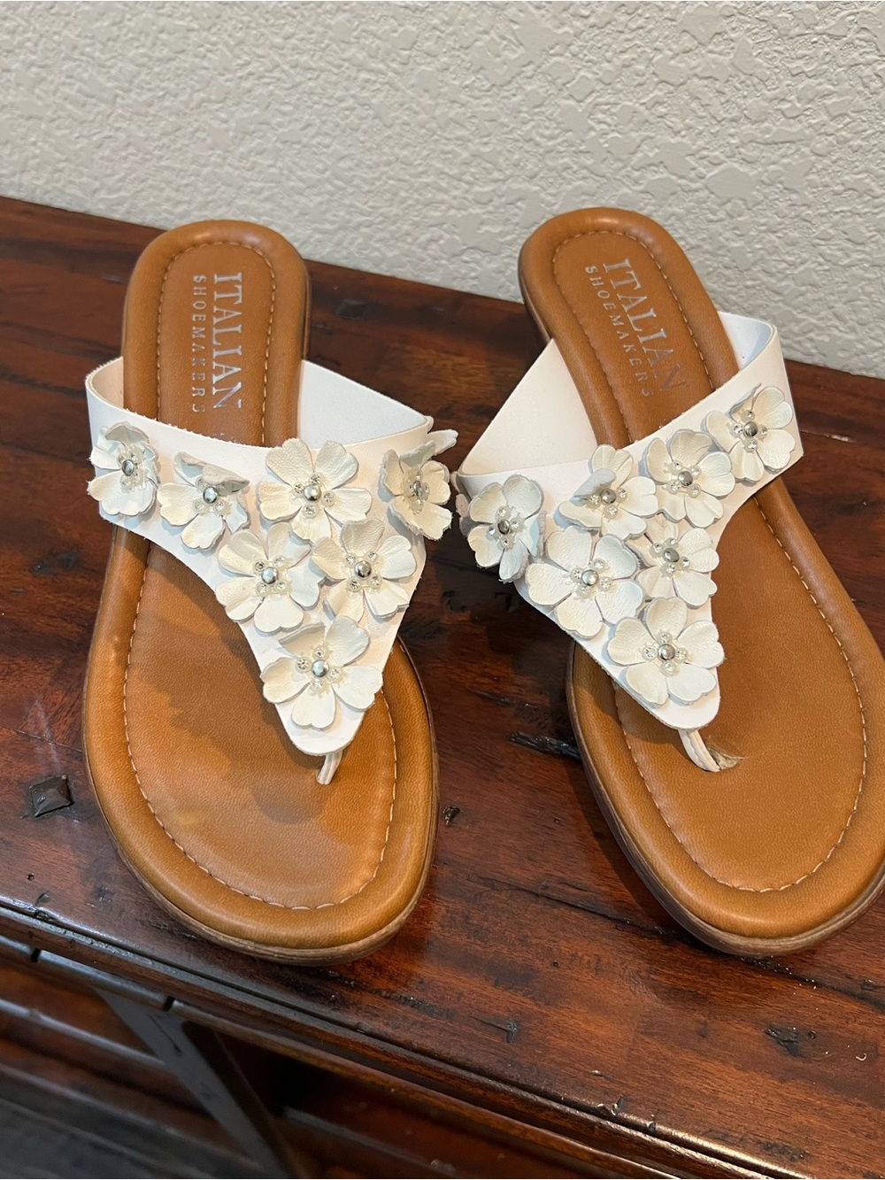 Italian Shoemakers White Floral Thong Sandals